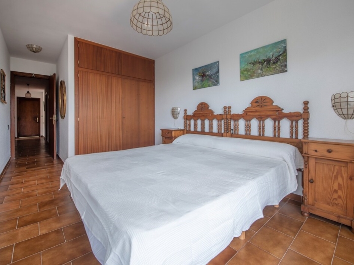 image th128 Villa · Tarragona · 4 dormitorios · 5 camas · 4 baños 39