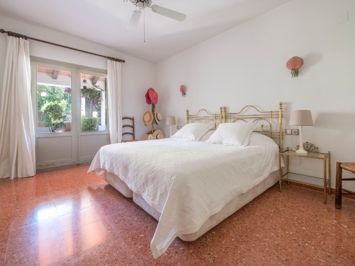 image th129 Villa in Cambrils · 5 bedrooms · 9 beds · 3 baths 18