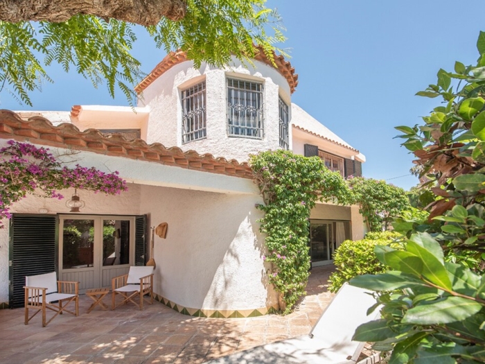 image th129 Villa in Cambrils · 5 bedrooms · 9 beds · 3 baths 1