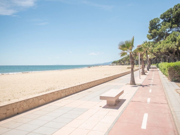 image th129 Villa in Cambrils · 5 bedrooms · 9 beds · 3 baths 39