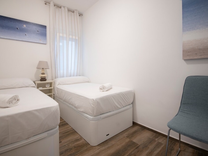 image th139 Apartamento · Tarragona · 3 dormitorios · 4 camas · 2 baños 20
