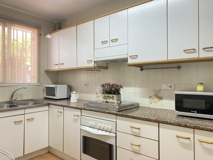 image th156 Townhouse in Tarragona · 4 bedrooms · 5 beds · 2 baths 12
