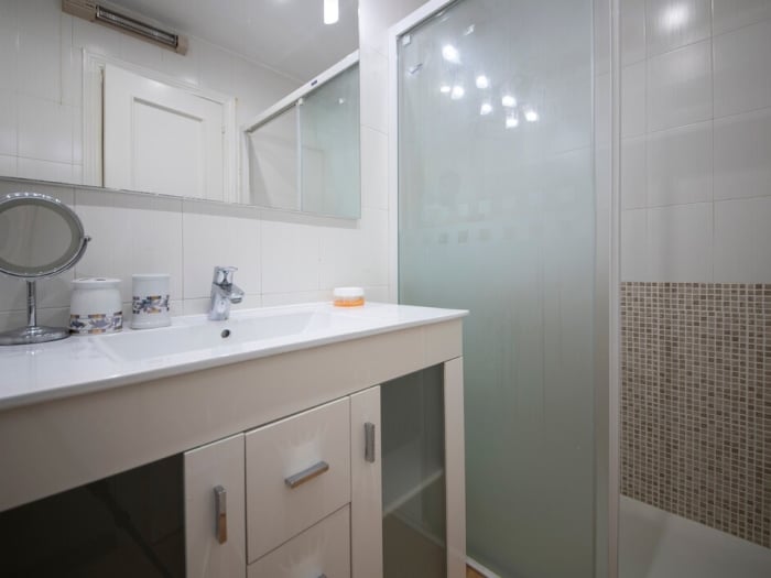 image th156 Townhouse in Tarragona · 4 bedrooms · 5 beds · 2 baths 18