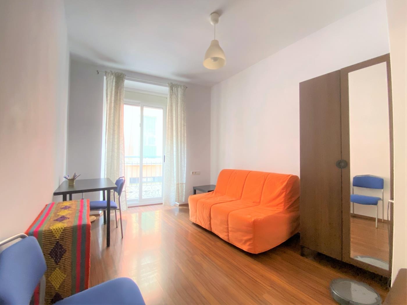 image th17 Apartamento · Tarragona · 3 dormitorios · 3 camas · 2 baños 11