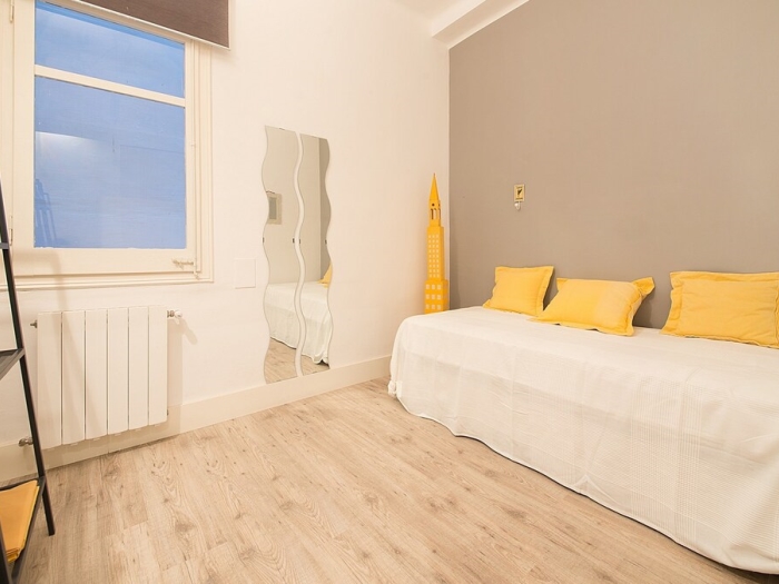 image th37 Apartamento · Tarragona · 4 dormitorios · 1 baño 12