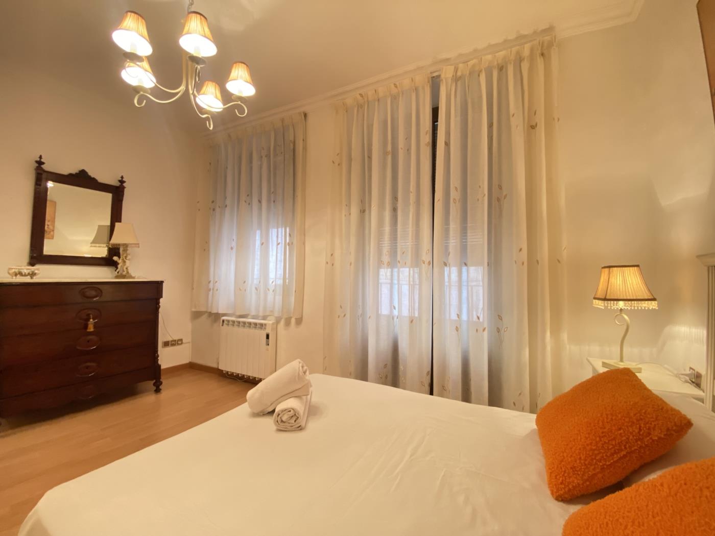 image TH61 Apartamento centrico en la Plaza de la Font 28