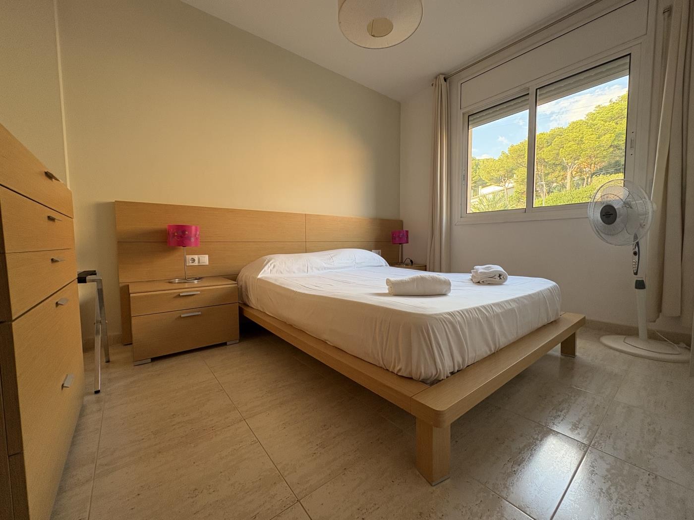 image R164 Casa Claire con piscina y jardín comunitario de 3000m2 7