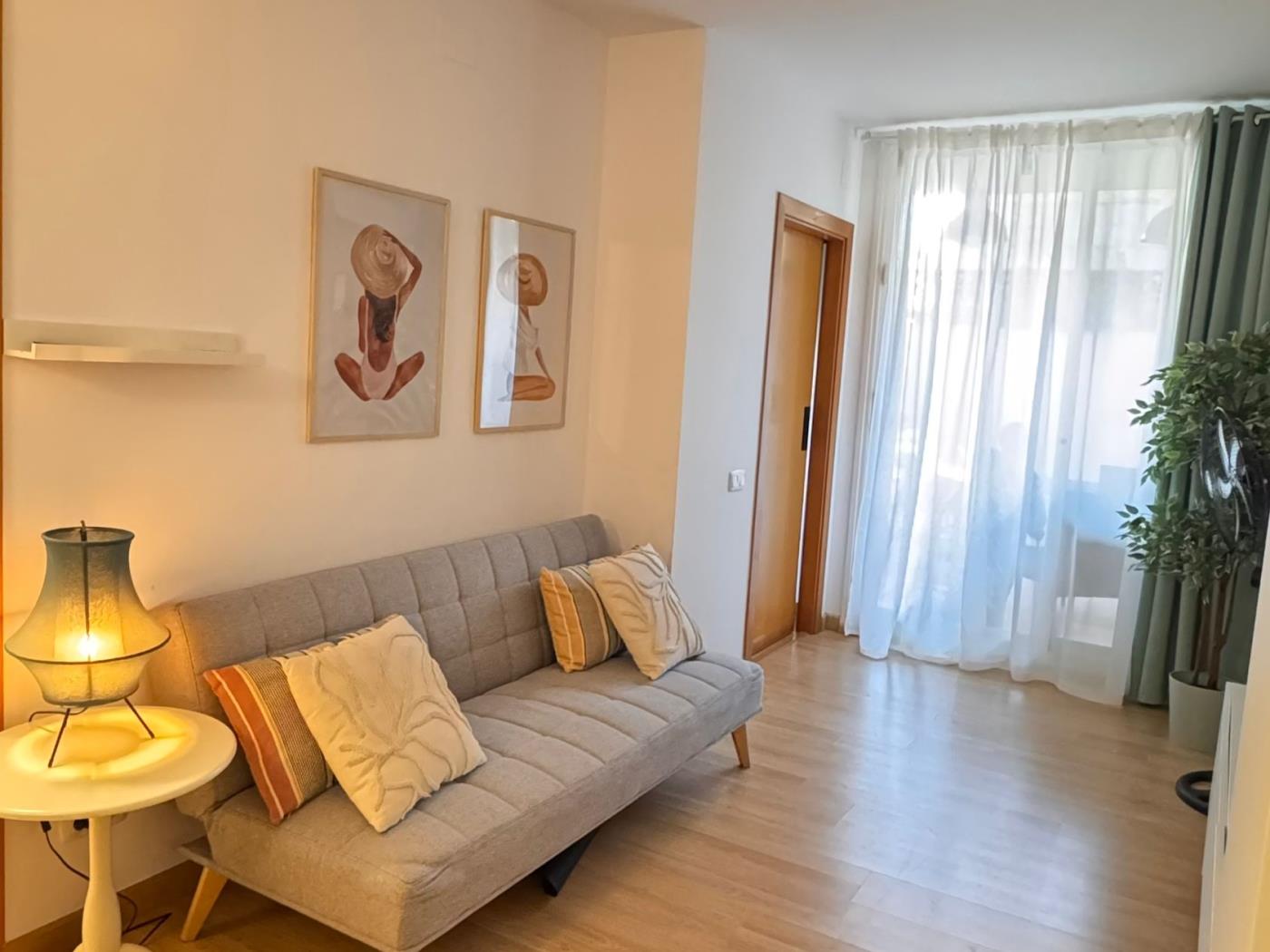 image R165 Seaside apartment 2