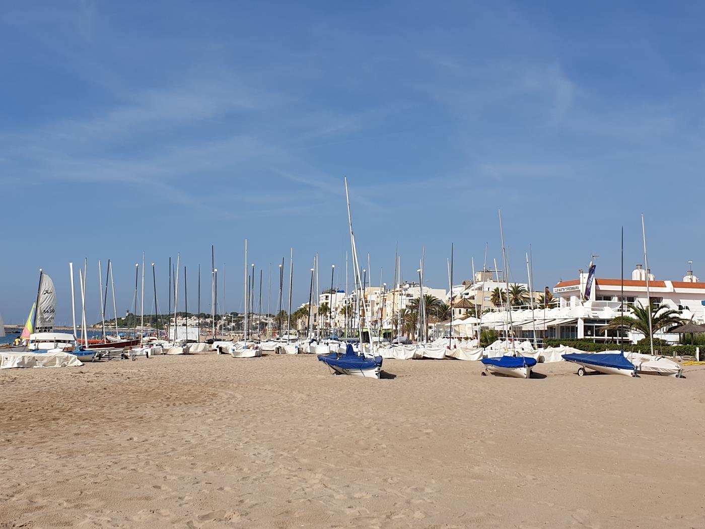 image R5 Casa Colonial en venta en segunda línea con piscina privada en Coma-ruga 42