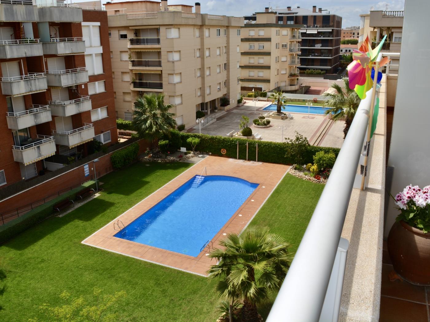 image R166 Piso a 50m de la playa con dos piscinas 5
