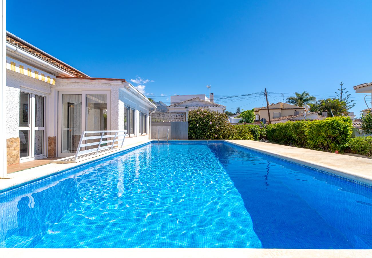 Вилла на Nerja - Spacious Villa with private pool and Air Conditioning In Nerja Ref 403