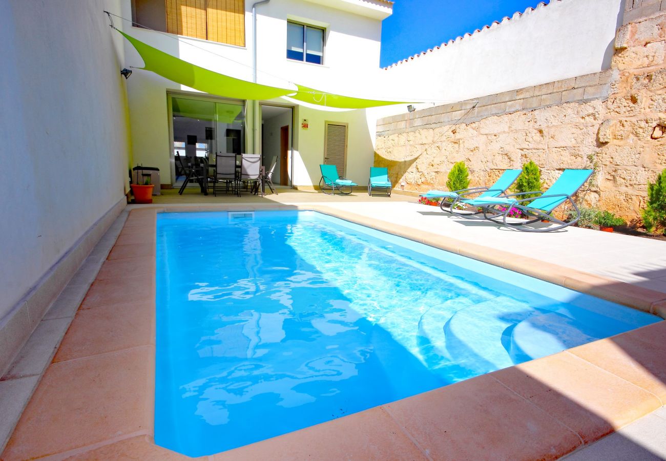 Дом на Muro - Foners Mallorquins 004 fantástica moderna casa con aire acondicionado, piscina privada, solarium y terraza