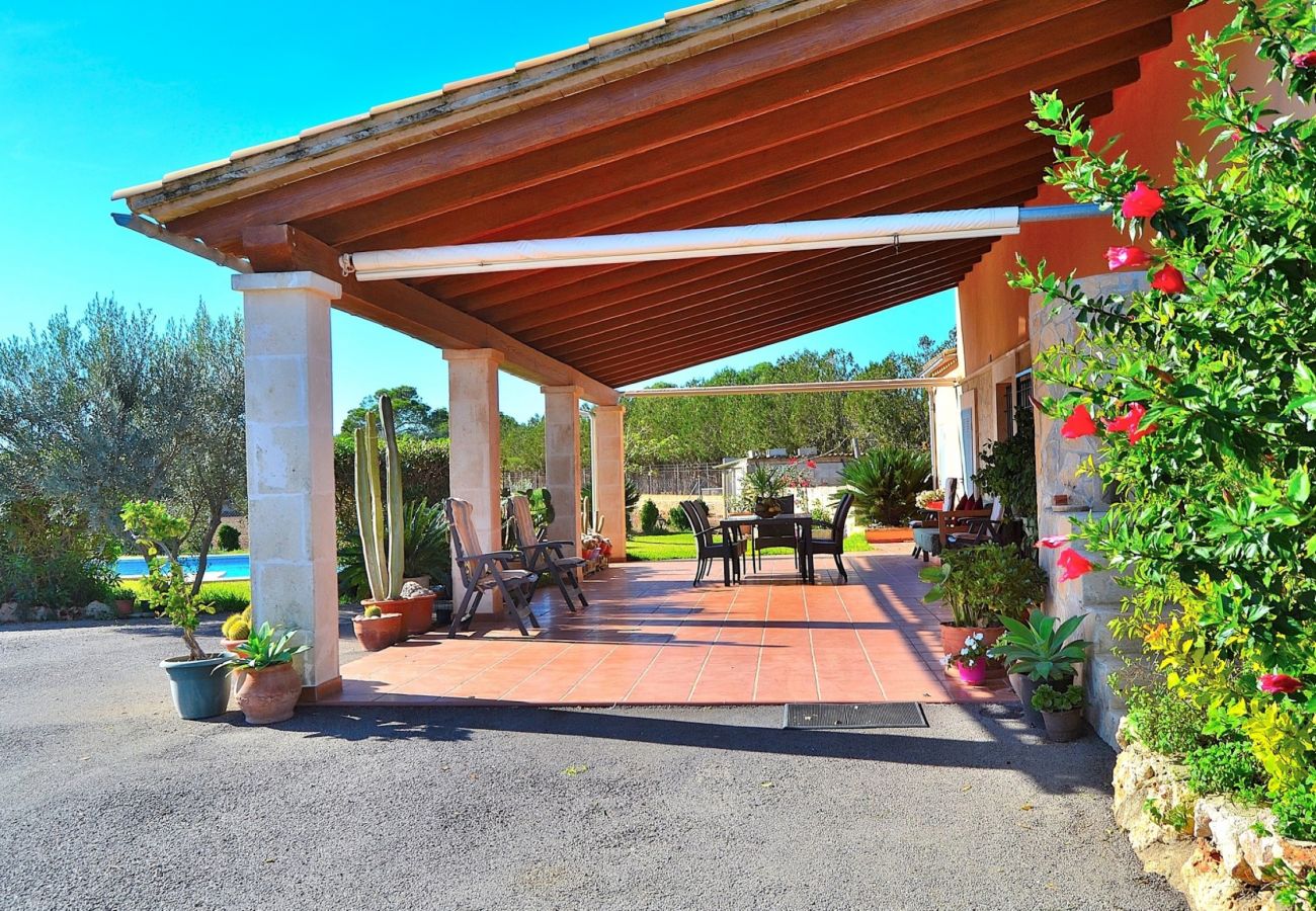Особняк на Muro - Sant Vicenç 022 tradicional finca con piscina privada,  espacioso jardín y WiFi