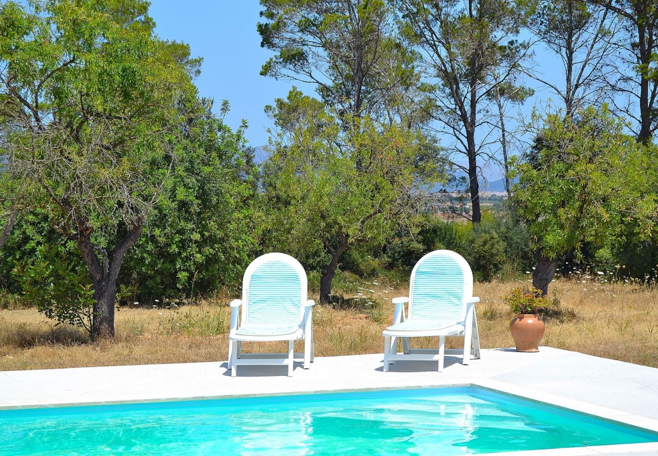 Особняк на Llubi - Son Bernat 137 acogedora finca en la naturaleza con piscina privada, terraza, jardín y WiFi