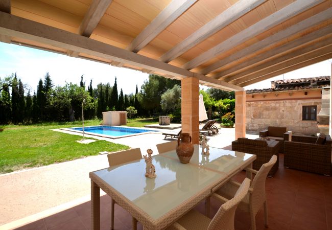 Особняк на Алькудия / Alcudia - Els Olivers 138 finca rústica con piscina privada, aire acondicionado, terraza y barbacoa