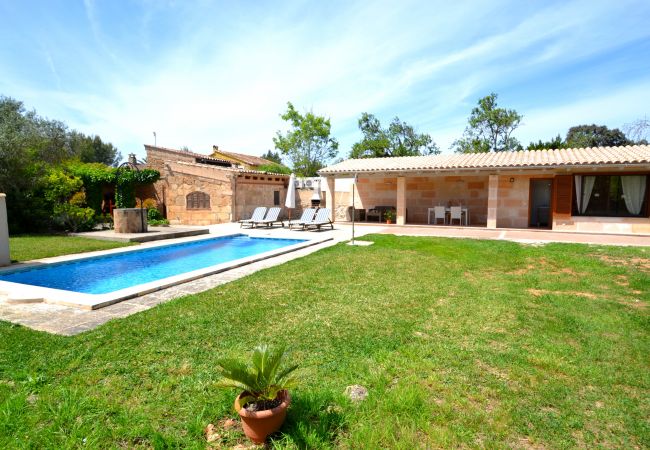 на Alcúdia - Els Olivers 138 finca rústica con piscina privada, aire acondicionado, terraza y barbacoa