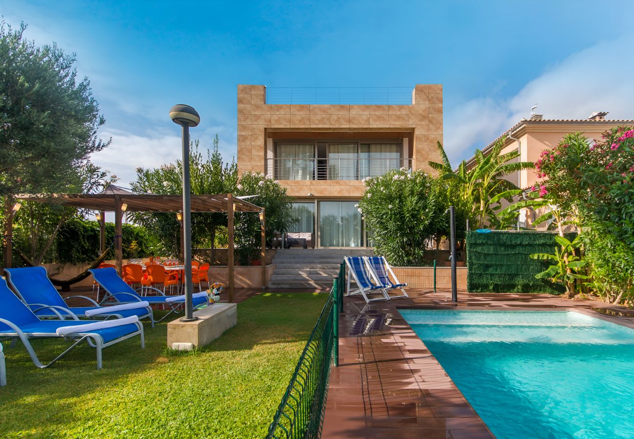 Дом на Алькудия / Alcudia - Villa Isabel 206 fantástica villa con piscina privada, aire acondicionado, barbacoa y jacuzzi