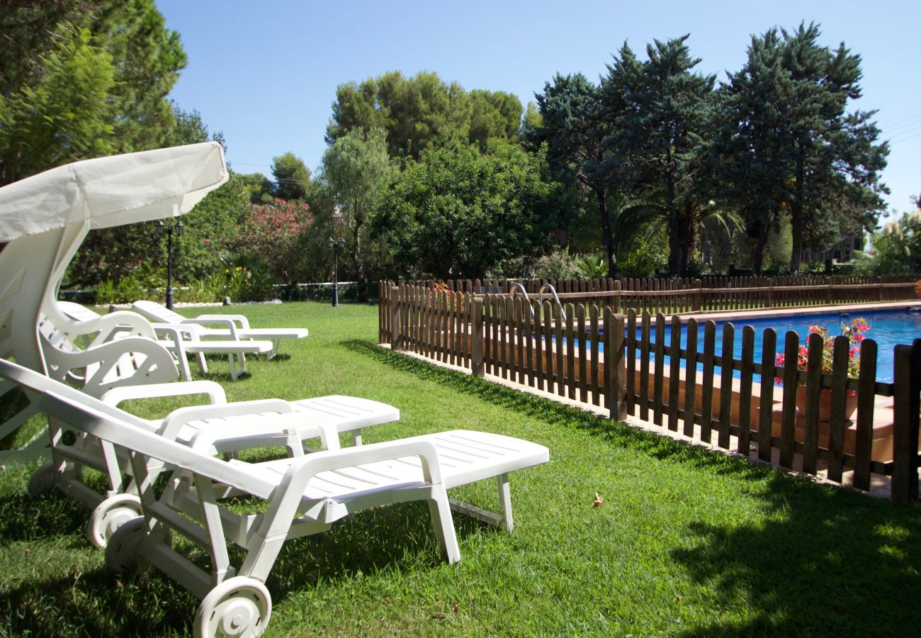 Вилла на Roda de Barà - R44 Великолепная вилла на 12 с большим садом и бассейном в 600 м от пляжа