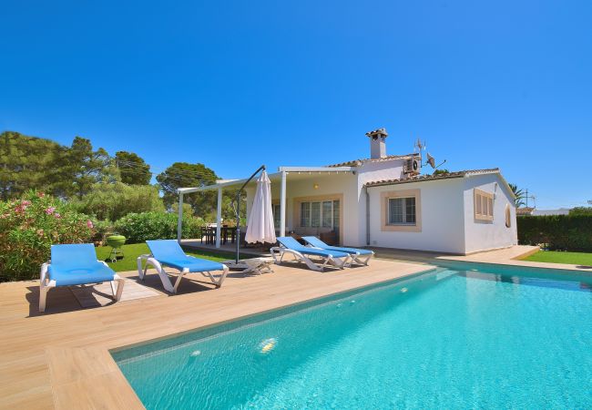 на Cala Murada - Can Lluis 191 fantástica villa con piscina, terraza, barbacoa y aire acondicionado
