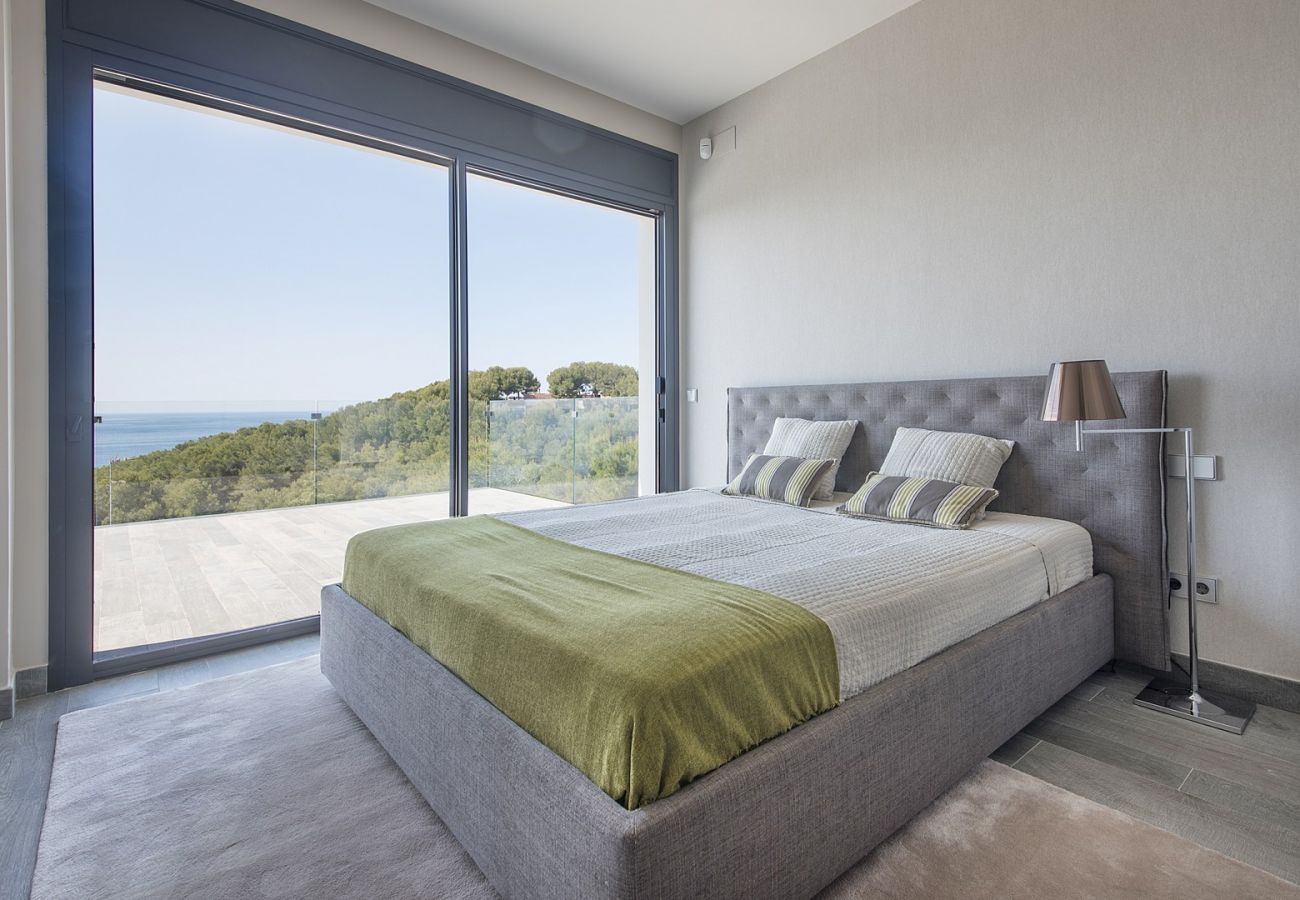 Вилла на Таррагона - TH85 Exclusive villa with sea views 200m to the beach