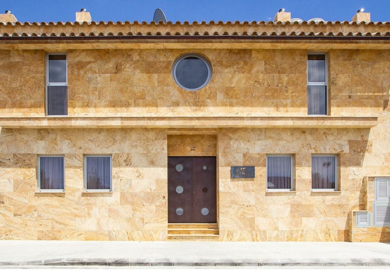 Вилла на Майорка / Palma de Mallorca - Villa de Lujo ”Rainbow” 12 Dormitorios y 12 Baños