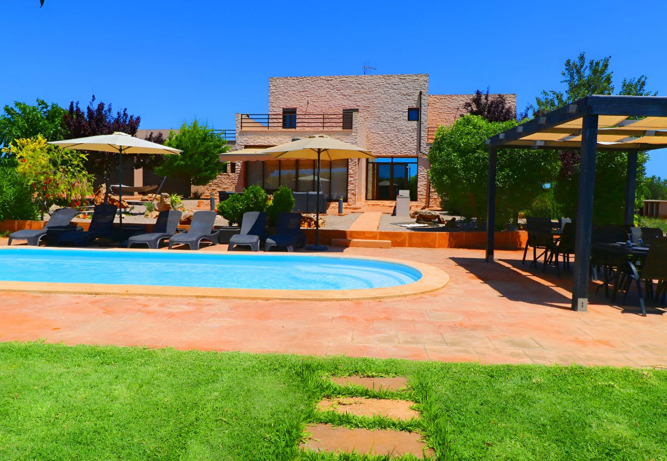 Особняк на Campos - Son Vigili 417 magnífica villa con piscina privada, jacuzzi, zona infantil y aire acondicionado