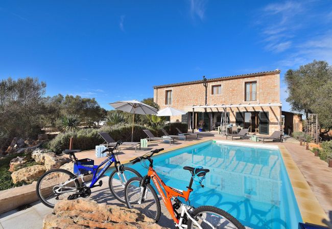  на Ses Salines - Can Xesquet Comuna 168 maravillosa finca con piscina privada, gran terraza, bicicletas y WiFi