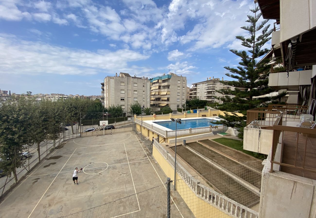 Апартаменты на Cunit - R124 Квартира с бассейном и спортивной зоной