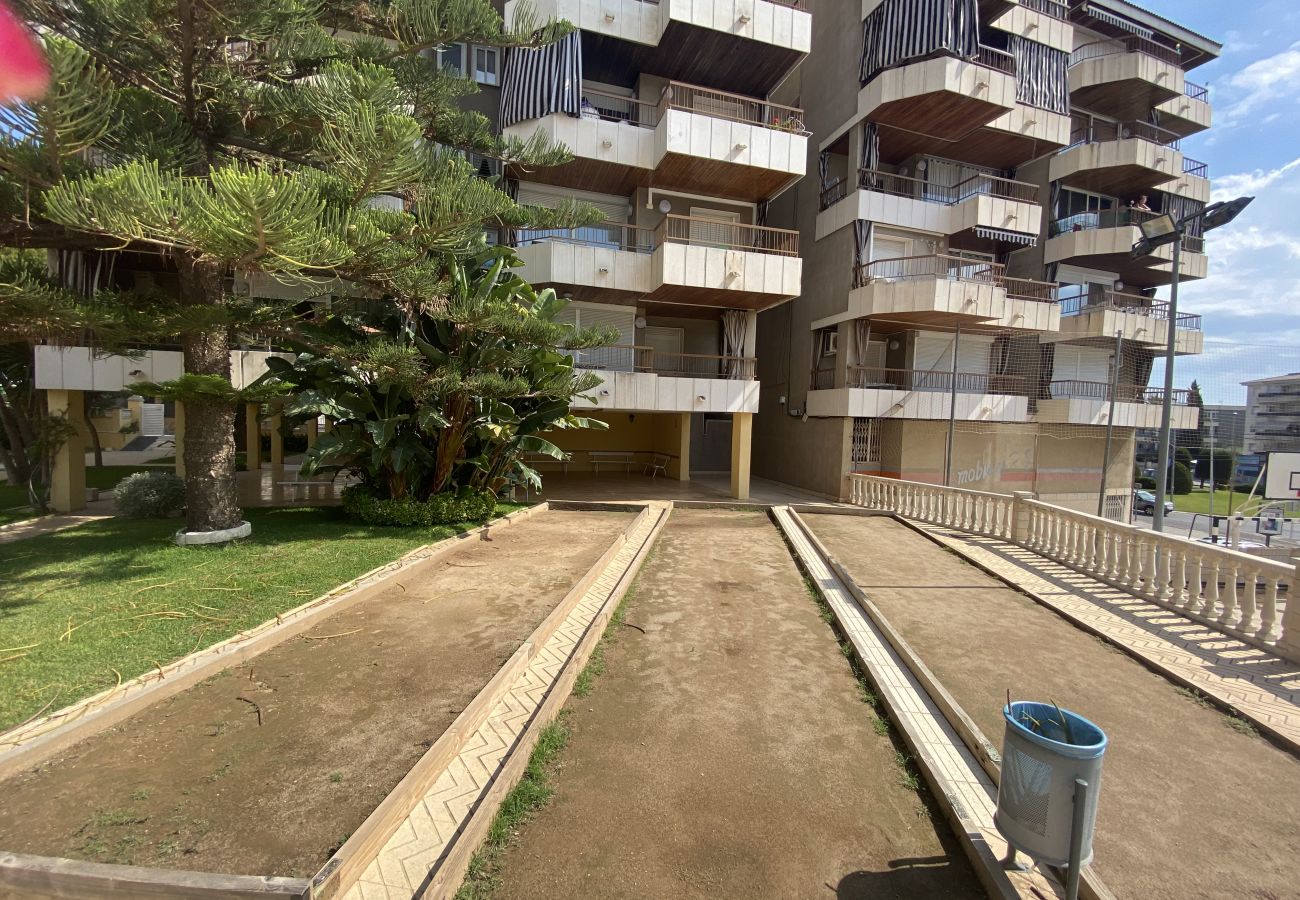 Апартаменты на Cunit - R124 Квартира с бассейном и спортивной зоной