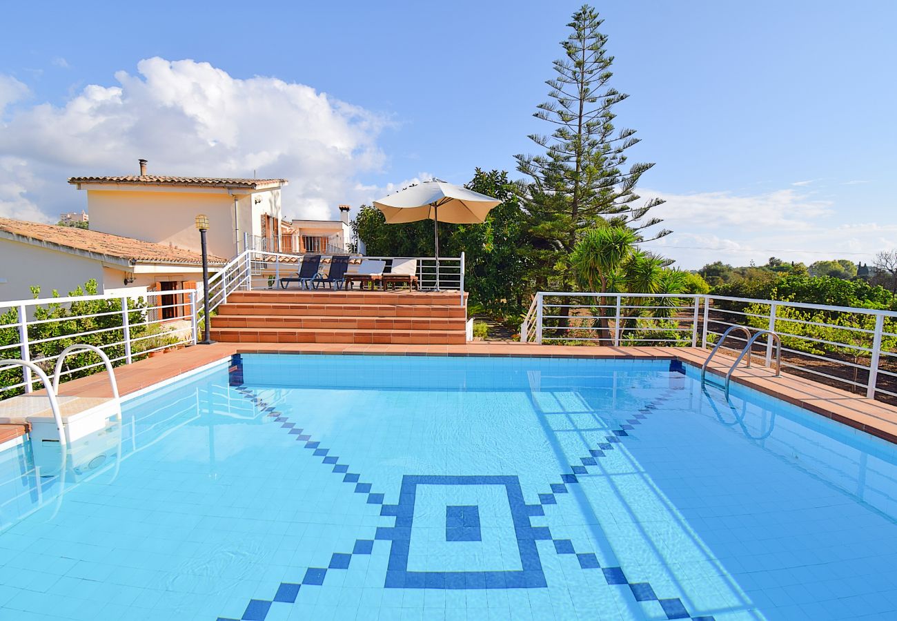 Особняк на Campanet - Can Nina 198 tradicional finca con piscina privada, terraza, barbacoa y WiFi